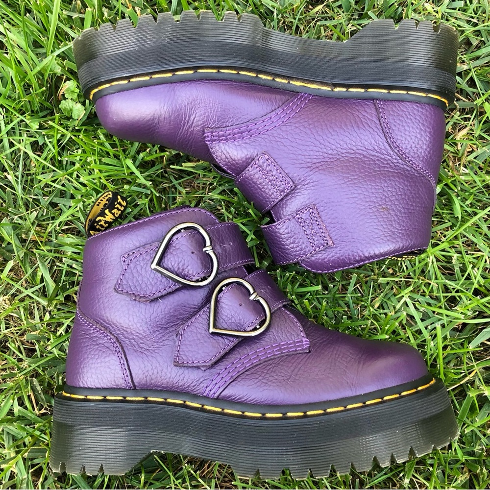 Dr. Martens Devon Heart Platform Boots - Picture 5 of 16